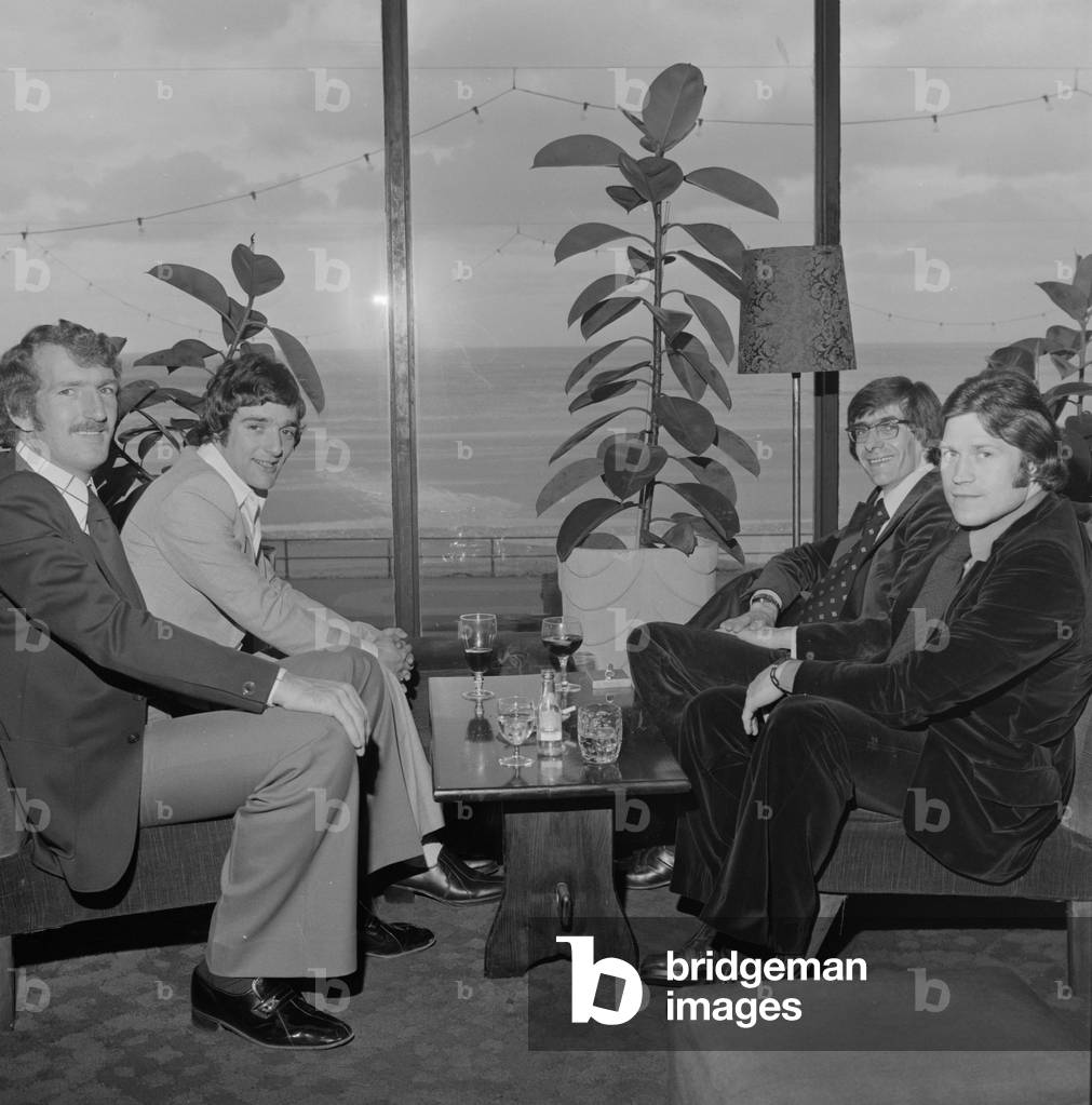 Manchester United football team players, Palace, May 1976 (b/w photo)