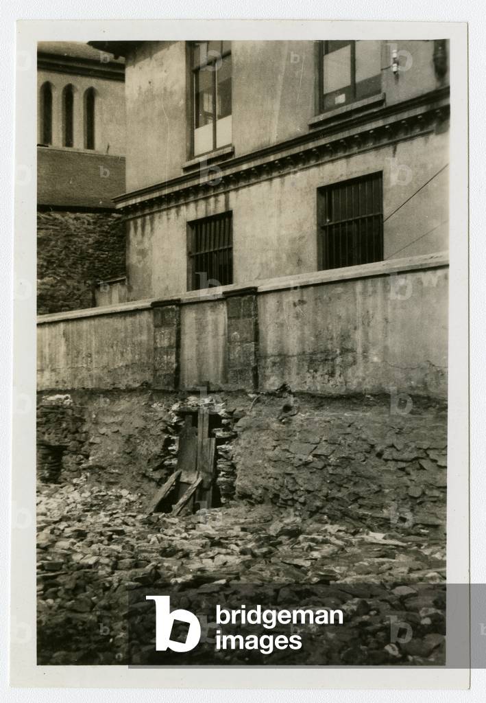 The built-up gateway of the old Commissioner's office, Douglas, Isle of Man, 1934 (b/w photo)