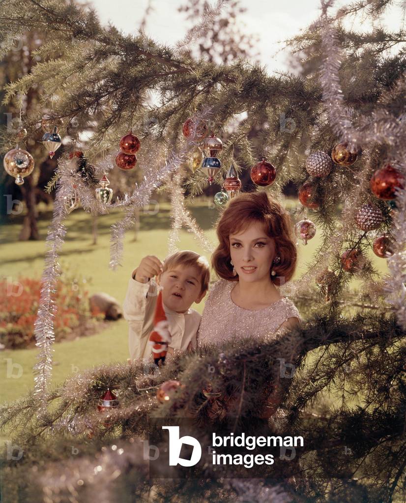 Gina Lollobrigida and her son