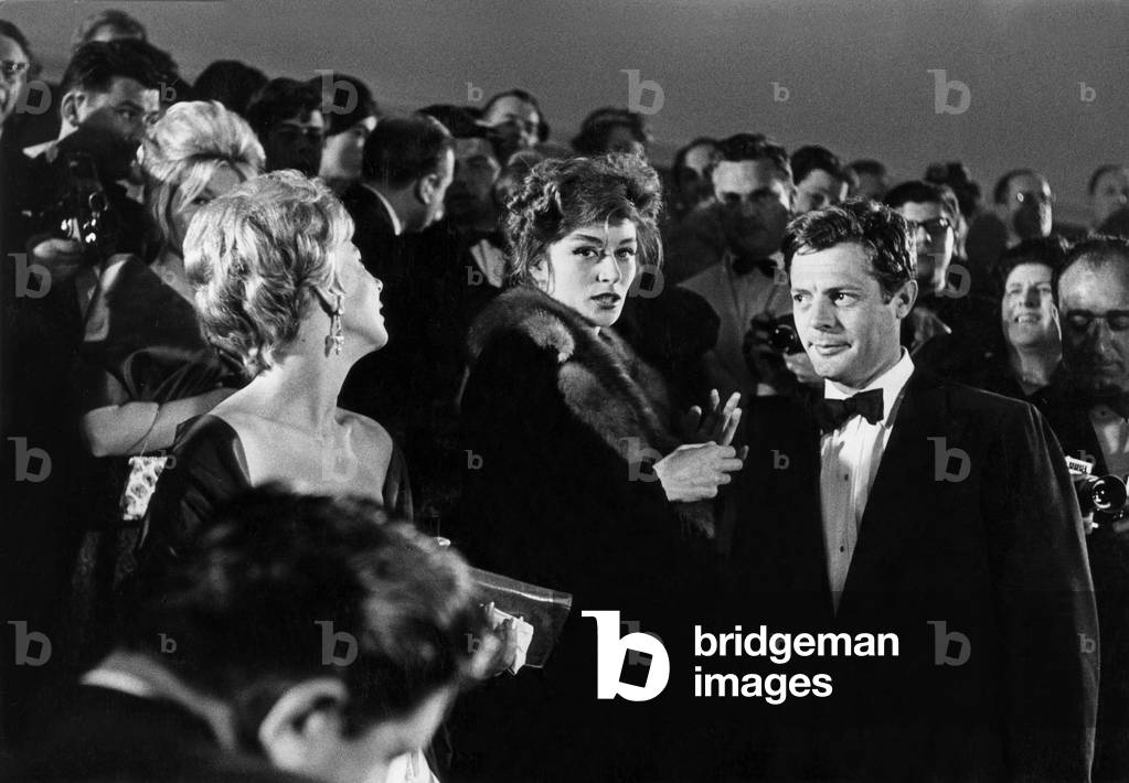 Anouk Aimee et Marcello Mastroianni