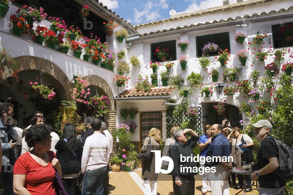The annual patio festival in May where private households open up their patios to the public, Los Patios de Mayo, Cordoba, Andalucia, Spain (photo)