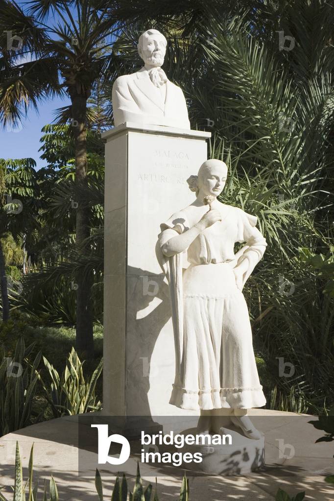 Statue of Arturo Reyes Aguilar, Malaga, Costa del Sol, Andalucia, Spain (photo)