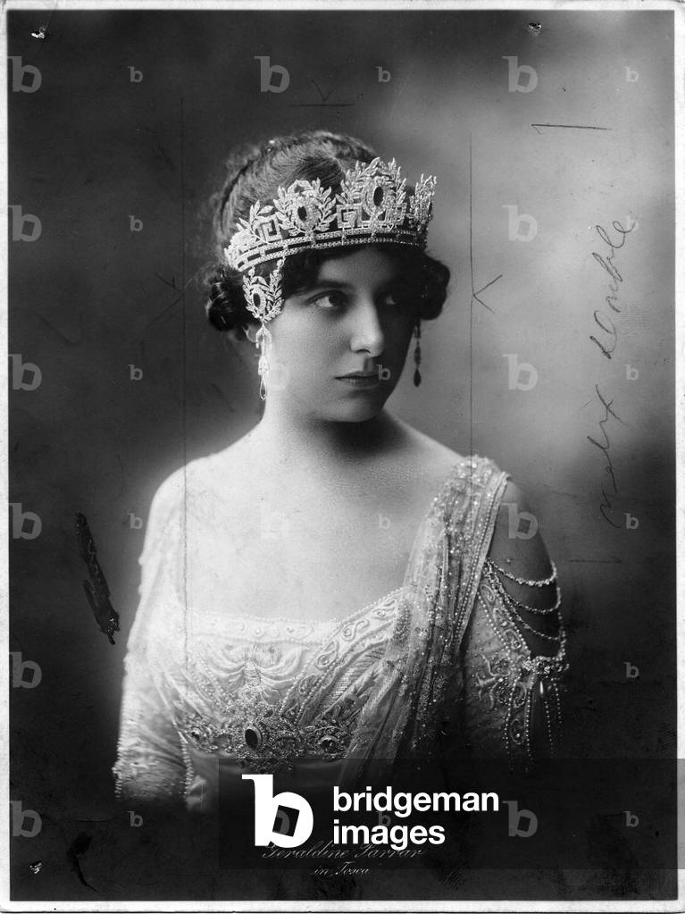 Geraldine Farrar in the title role of Tosca