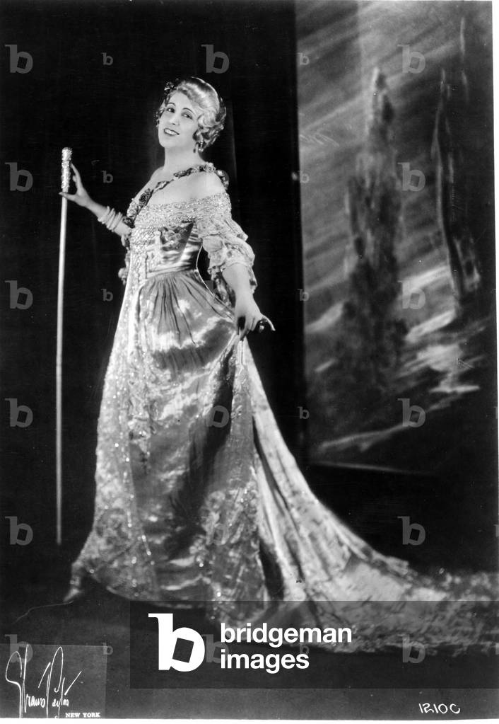Lucrezia Bori as Manon at the Metropolitan Opera, New York, in 1928