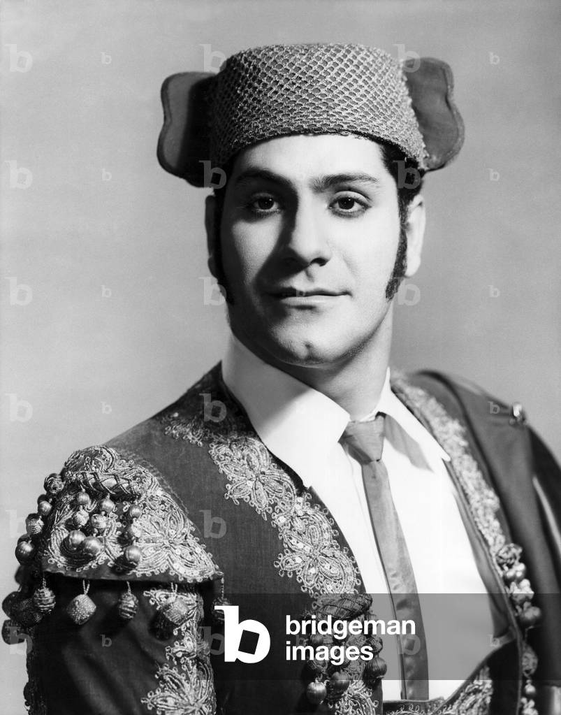 Frank Guarrera as 'Escamillo' in Bizet 's opera 'Carmen' - debut role at the Metropolitan Opera, New York, December 1948