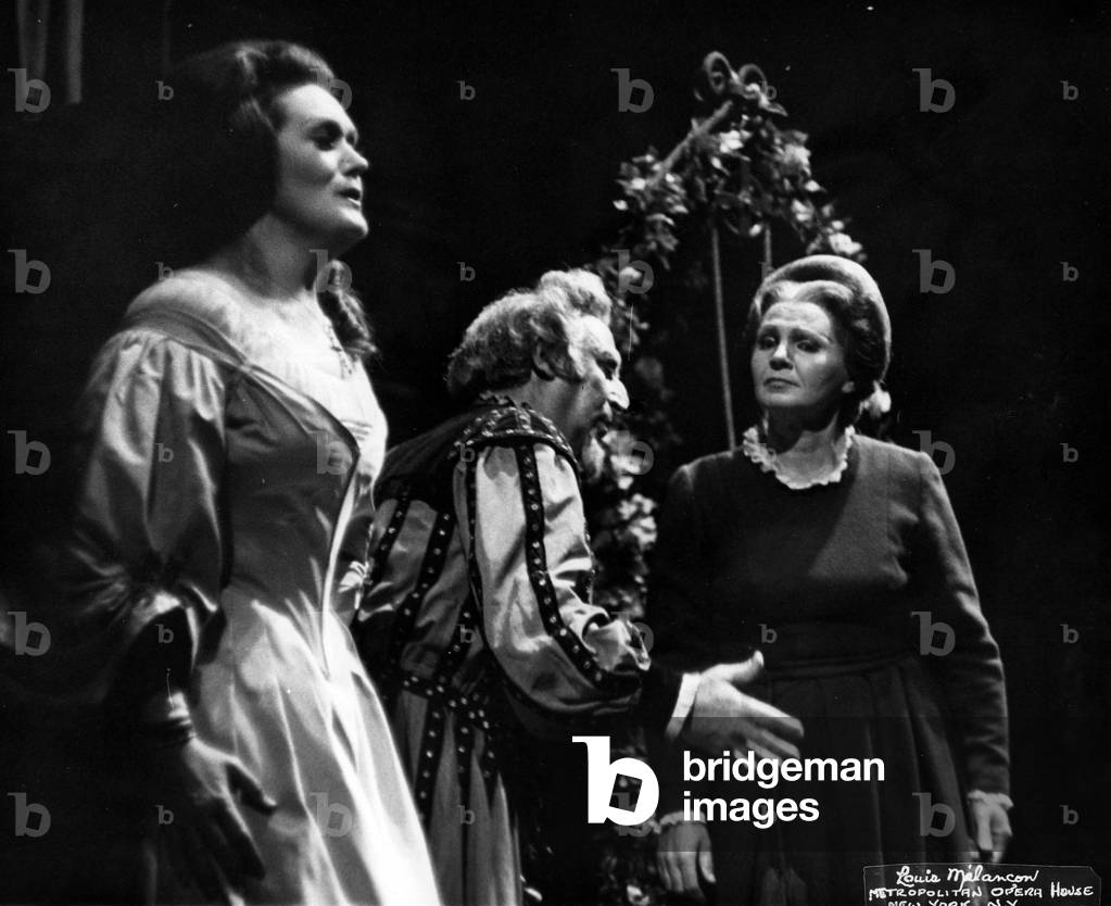 Joan Sutherland as Gilda, Matteo Manuguerra as Rigoletto and Carlotta Ordassy as Giovanna in Rigoletto by Verdi