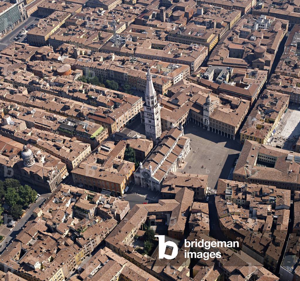 Aerian photograph of the Historic Centre of the city of Modene.