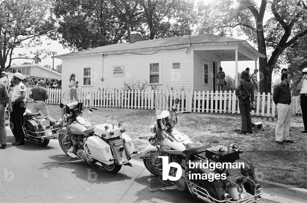 Home and Birthplace of Elvis Presley in Tupelo, Lee County, Mississippi, USA, 27th August 1973 (b/w photo)