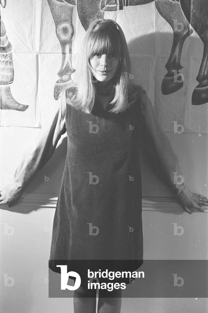 Marianne Faithfull modeling maternity dresses. 21st September 1965 (b/w photo)