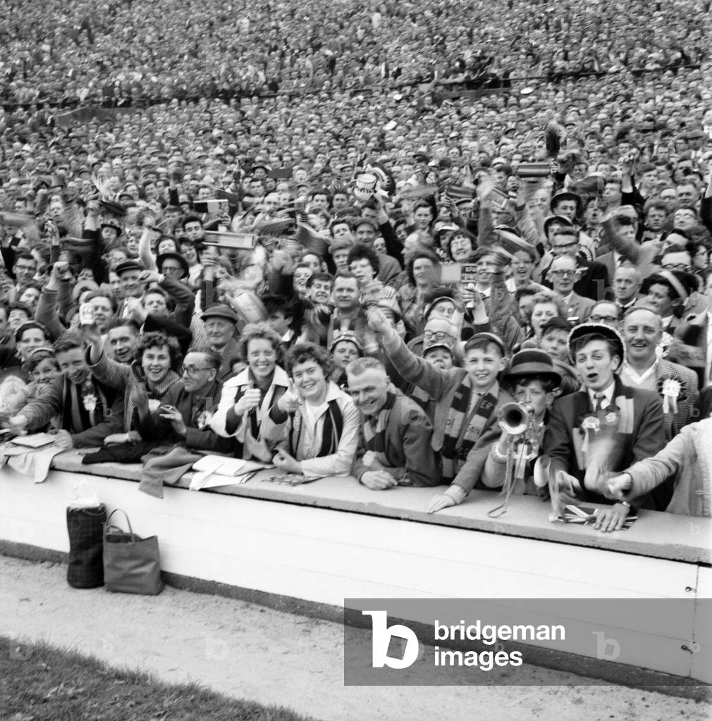 FA Cup final at Wembley Stadium. Tottenham Hotspur 3 v. Burnley 1. Sold out Wembley showing fans in the crowdMay 1962 Q3891A-002 (photo)