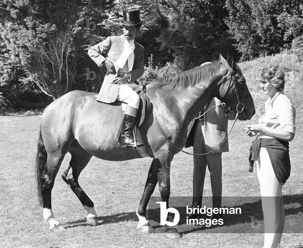 Sammy Davis Junior seen here relaxing whilst on location at Eastnor Castle, Ledbury during filming 