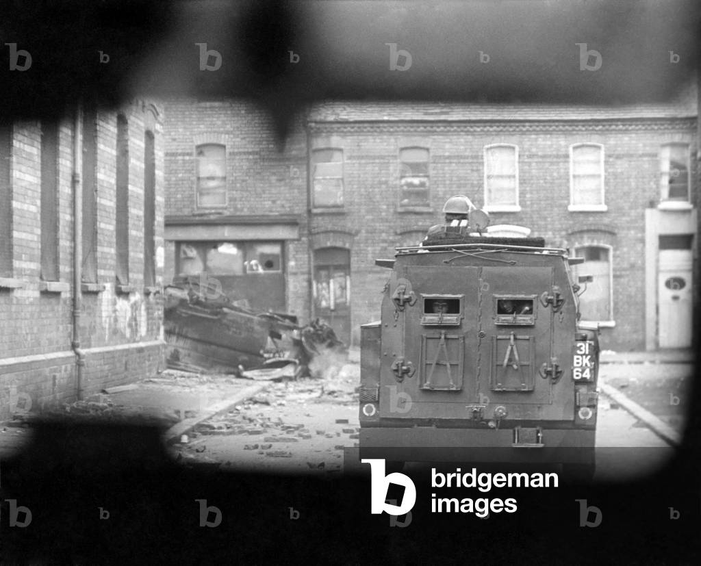 Northern Ireland August 1971. On board a Saracen amoured car with soldiers of the British Army as they patrol the streets of Belfast. August 1971 71-7616-015