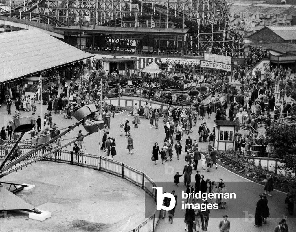 Belle Vue park Fun fair in Manchester during the August Bank Holiday, August 1949 (b/w photo)