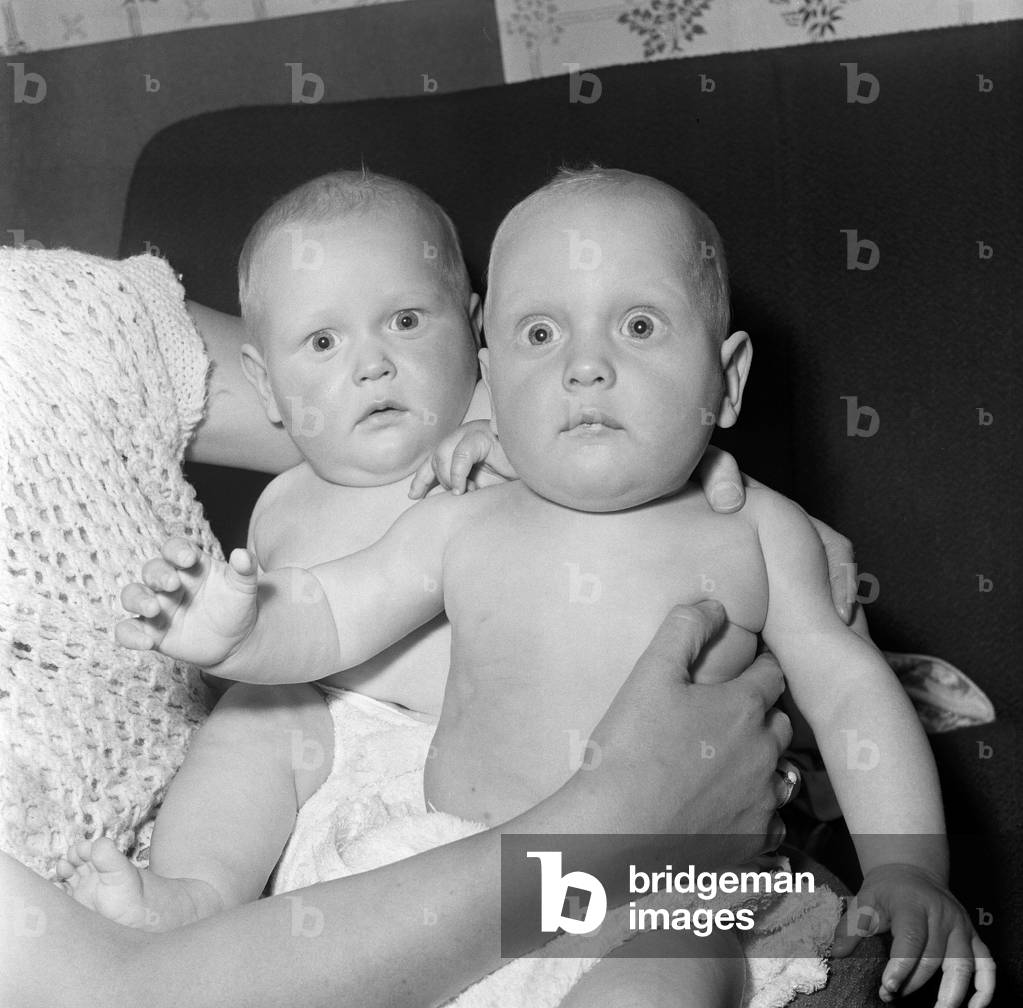 Twins Ian and Robert Kearns who both weighed eight pounds two ounces when they were born. 
Play together at home. Born 22nd April 1962