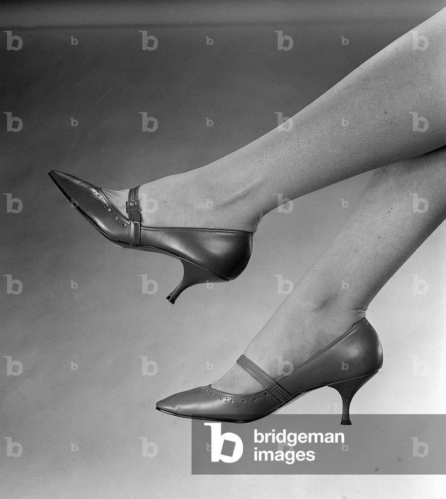 Fashion Shoes, January 1962 (b/w photo)