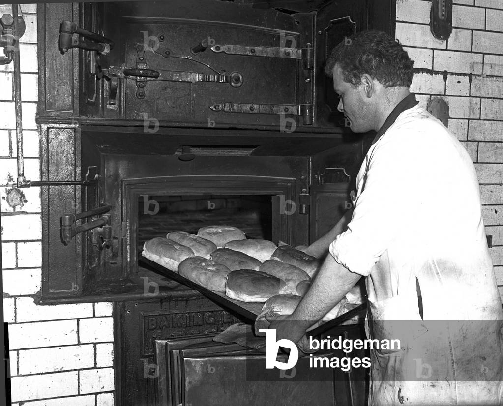 Russell's Bakery, Bedworth.
22nd November 1965