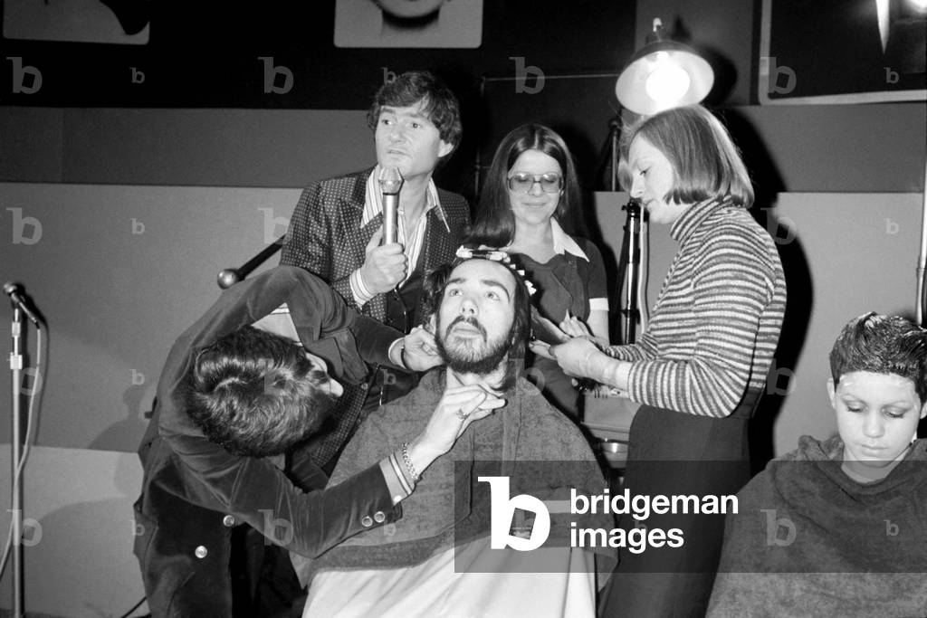 Hair Fashion Talk. Vidal Sassoon's Hair Fashion Talk in the Royal Albert Hall, February 1975 (b/w photo)
