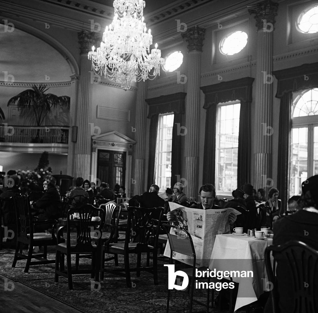 The Pump Room restaurant in Bath, Somerset. 29th November 1964 (b/w photo)
