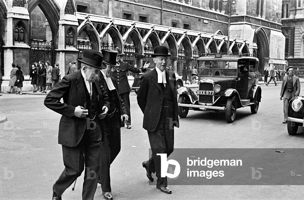 Day in the life of the Temple, May 4th 1948 (b/w photo)