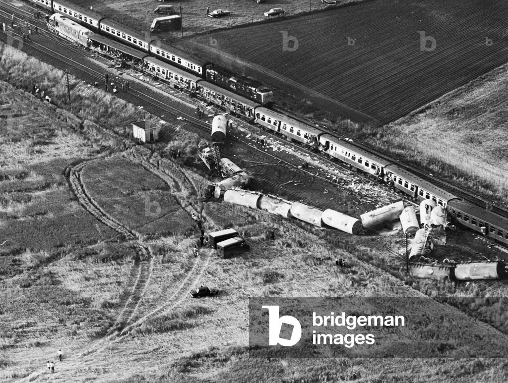 Topcliffe, Thirsk train crash. Aerial view of the 12.00 express train from King's Cross to Edinburgh which collided at speed with the wreckage of a derailed freight train around 15:17 on that day. Seven people were killed and 45 injured, 15 seriously. 31st July 1967 (b/w photo)