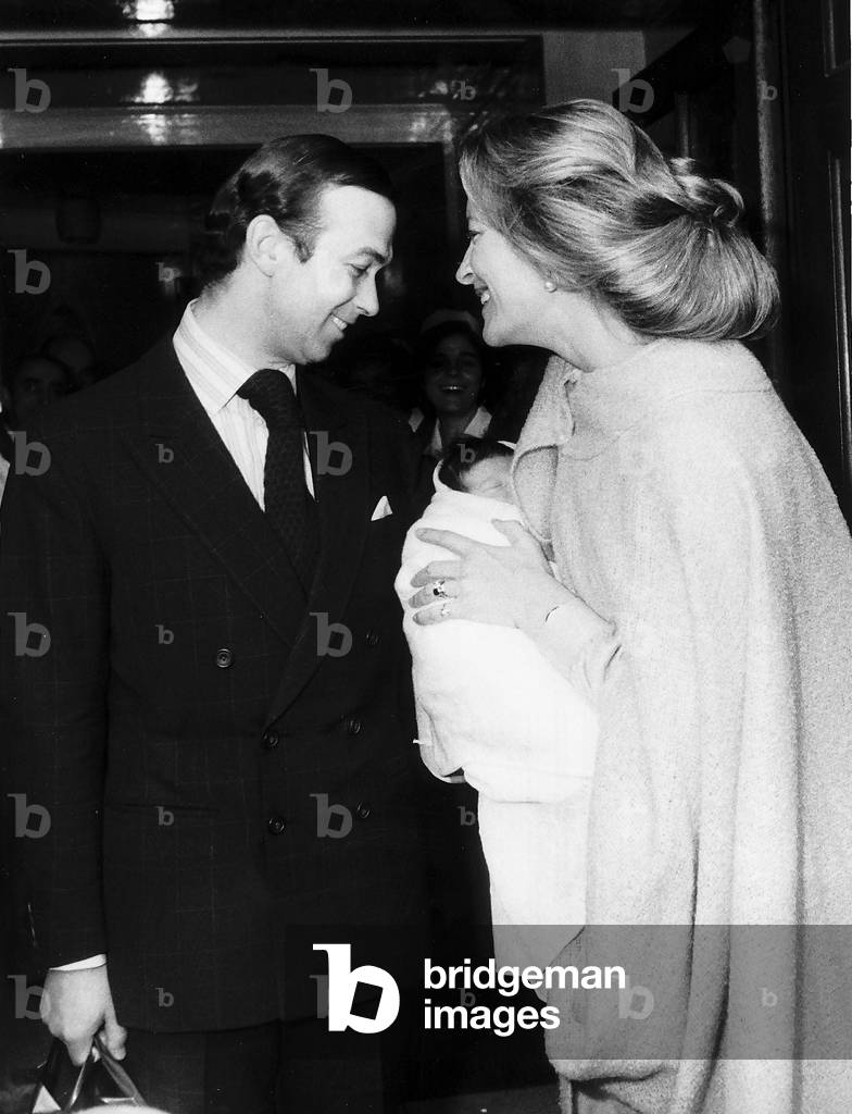 Princess Michael OF Kent presents baby son Frederick to father Prince Michael OF Kent April 1979 (b/w photo)