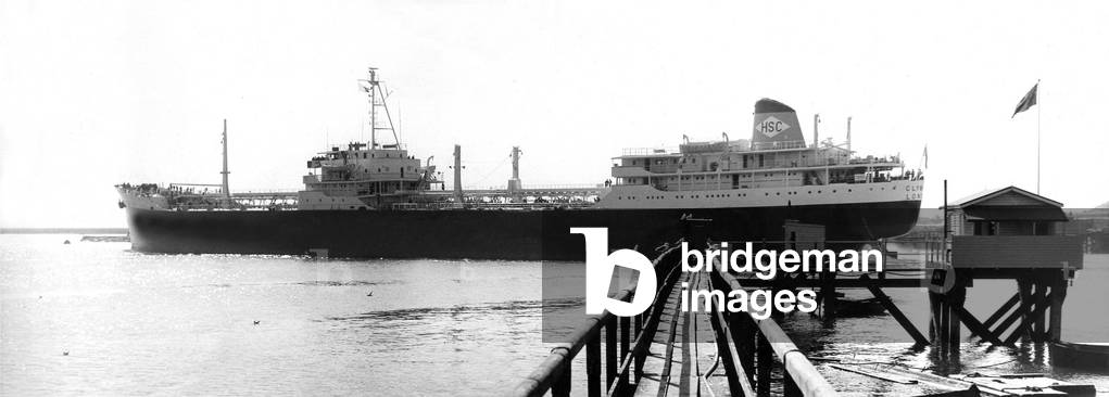 The tanker Clymeme leaving the river Tyne in 1961 (b/w photo)