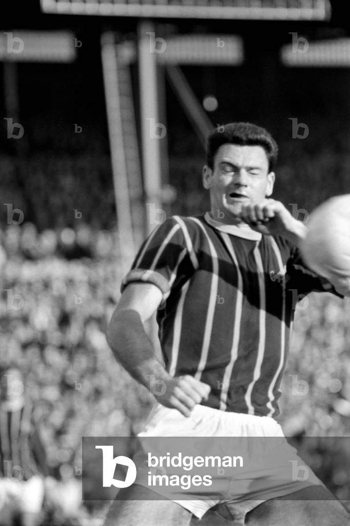 Sport: Football: Crystal Palace v. Arsenal. Action from the match. November 1969 (photo)