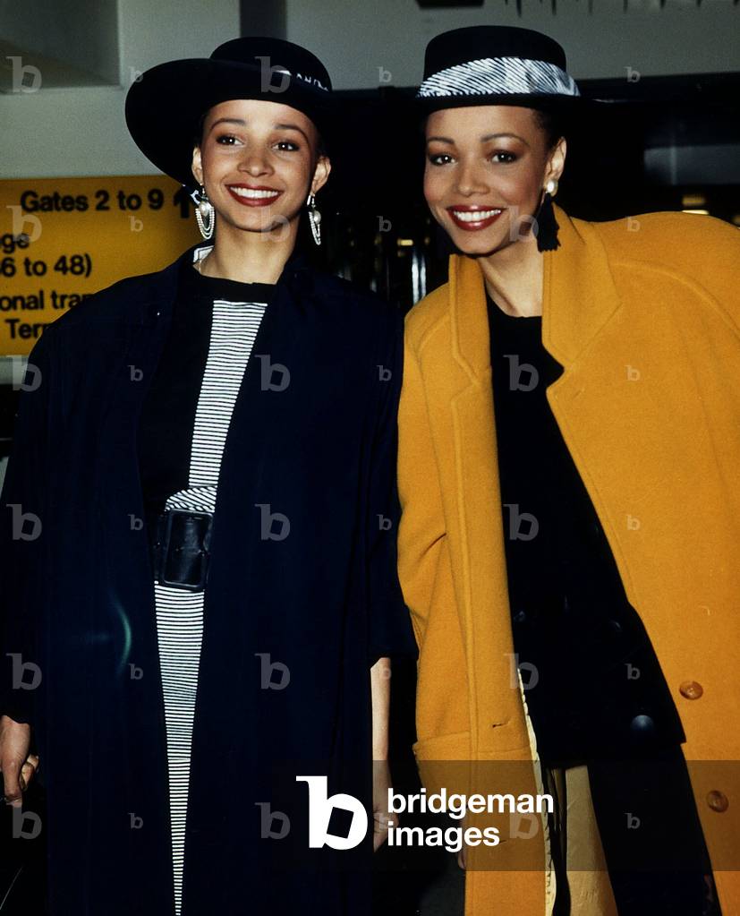 Mel and Kim Appleby pop singers and twins, May 1989 (photo)