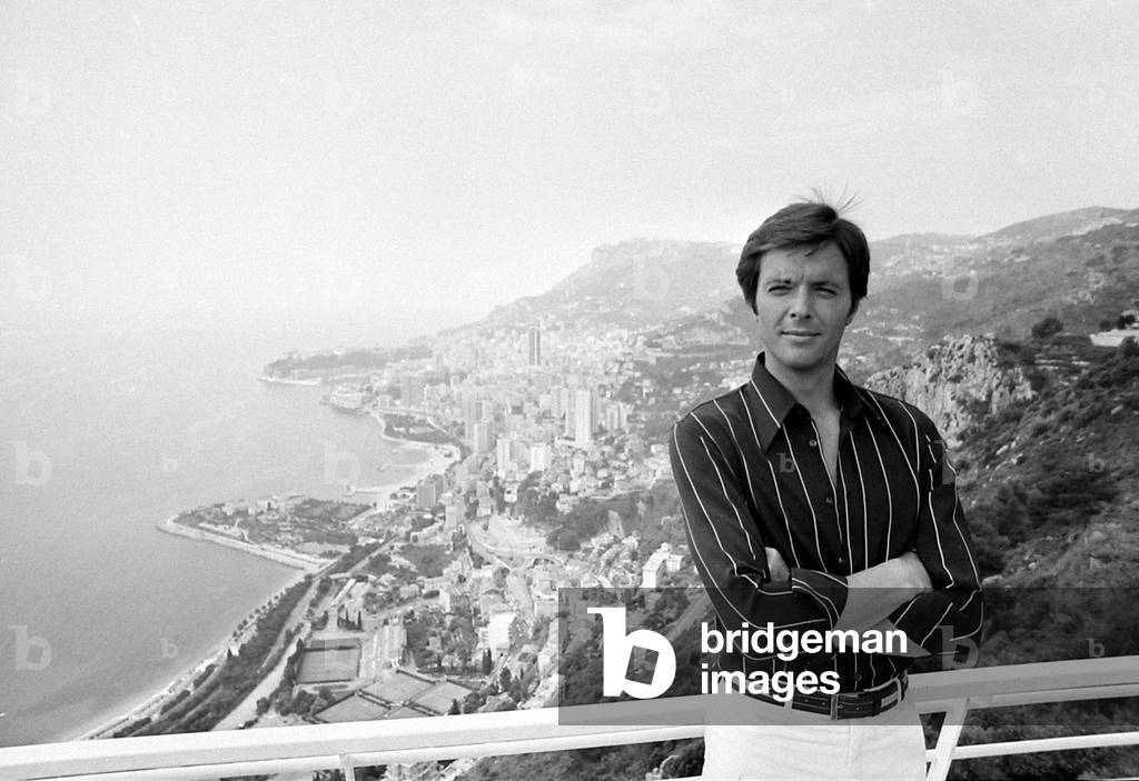 Ian Ogilvy as Simon Templar The Saint seen here on location in the South of France, June 1977 (b/w photo)
