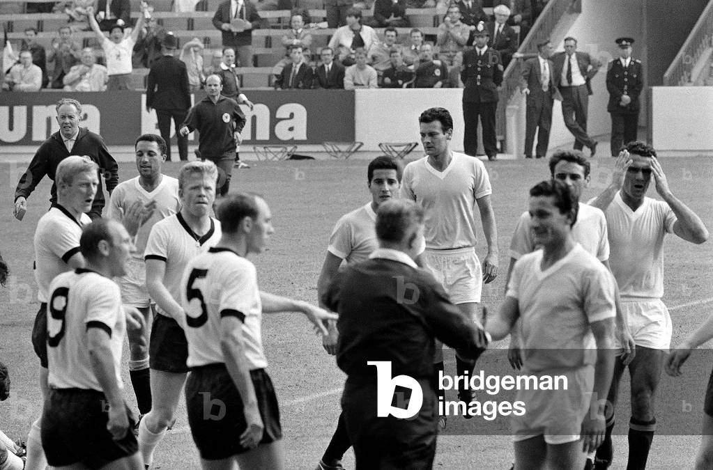 World Cup Football 1966West Germany v UruguayReferee Jim Finney orders Uruguays Horacio Troch off the pitch after he had fowled Germany's Emmrich in the second half. ©Mirrorpix1960s (photo)