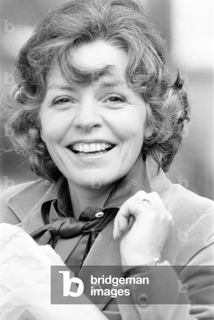 Pauline Yates, actress who plays wife Elizabeth Perrin in BBC comedy series, The Fall and Rise of Reginald Perrin, pictured on location as they film scenes for the upcoming series, 26th October 1978.