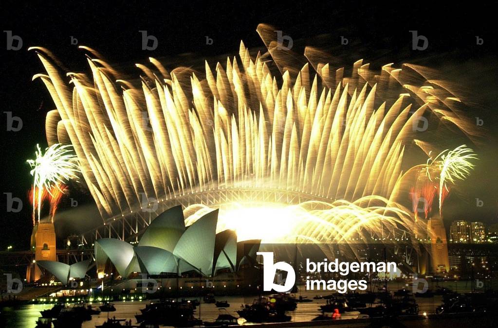 Fireworks in Sydney Harbour, Closing Ceremony to signal the end of the Olympics, October 2000 (photo)
