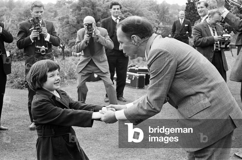 Frank Sinatra, visits the Sunshine Home for Blind Babies and Children at Northwood, Middlesex, Friday 1st June 1962.