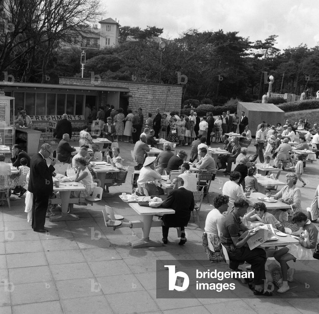 Holiday scenes in Bournemouth, Dorset. 5th August 1961 (b/w photo)