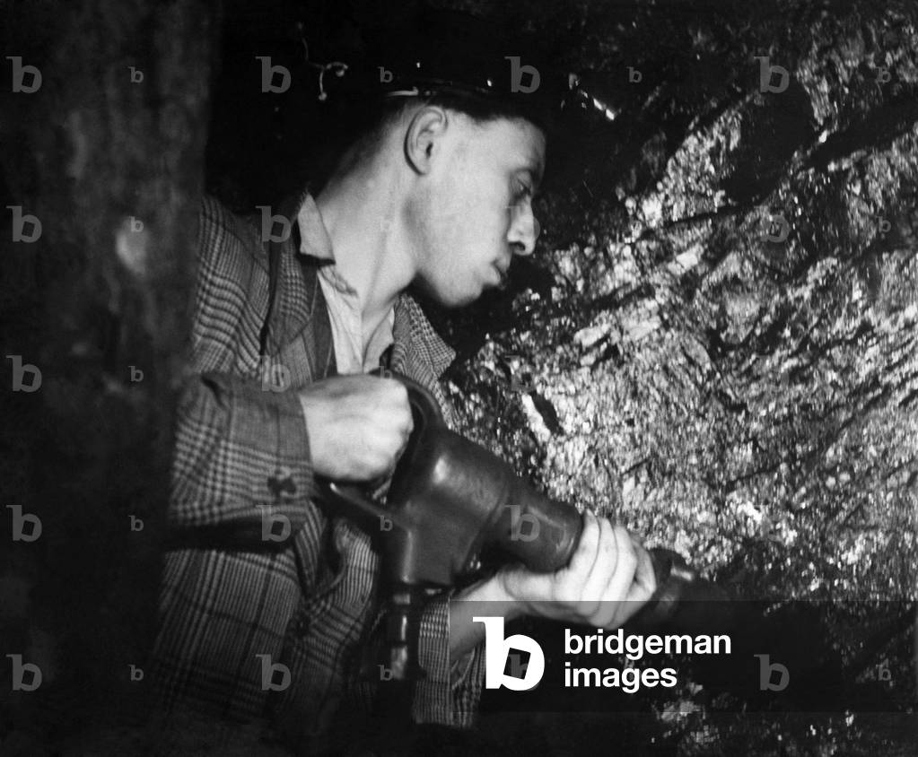 Coal Mining underground scenes. February 1957 P017828