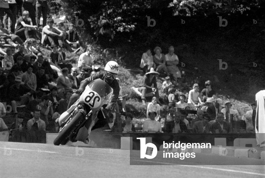 Sport Motorcycling: Isle of Man TT Racing 350 CC Class Junior. June 1969