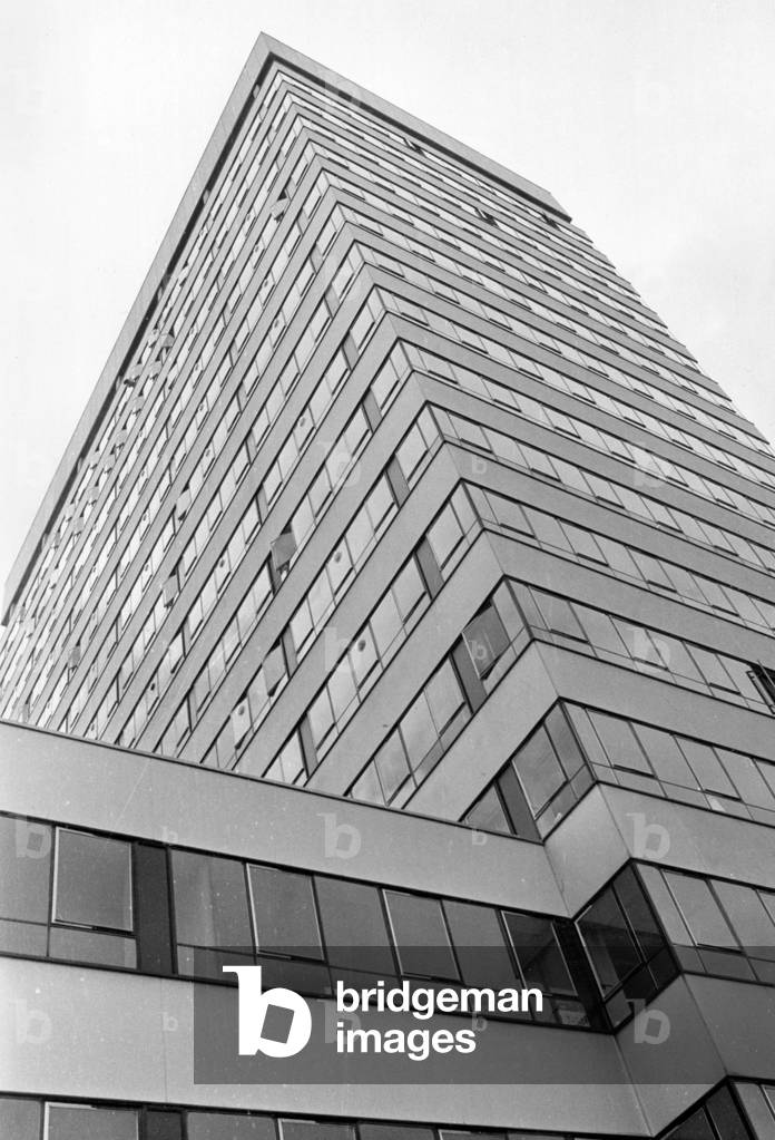 Western Tower, Station Hill, Reading, c. 1970 (b/w photo)