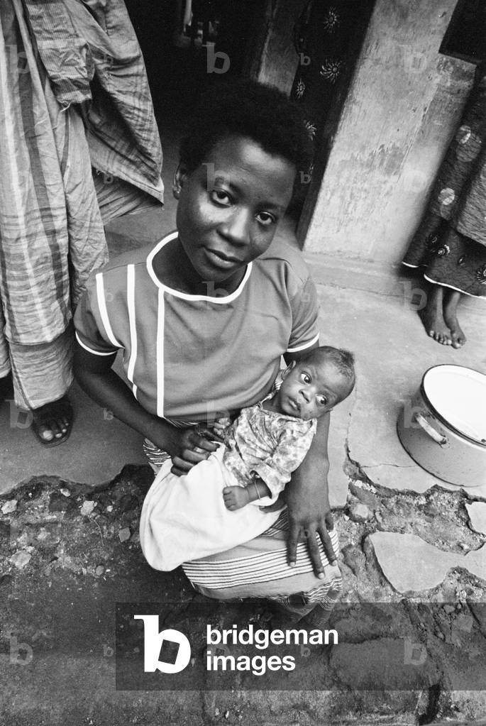 Pictures taken during the Daily Mirror's attempt to reach the refugee camps of Onitsha and Asaba during the Biafra conflict.
Picture shows a mother and her child at one of the refugee camps.
16th July 1968.