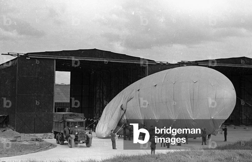Preparations for Royal Party at Hook, Balloon Barage, Esher A.R.P. April 1939