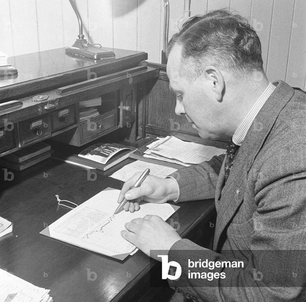 Bill Dodgin, Southampton FC Manager, January 1946 to August 1949, pictured, January 1949 (photo)