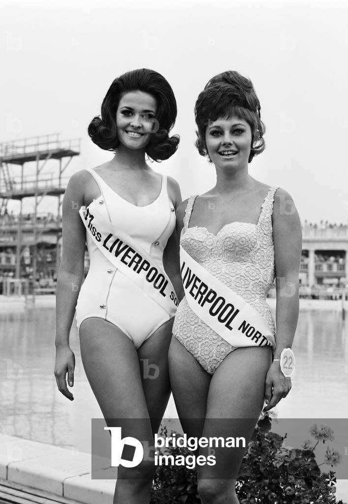 1969 Miss UK contestants. Jacqui McCann and Jenny McAdam, 18th August 1972 (b/w photo)