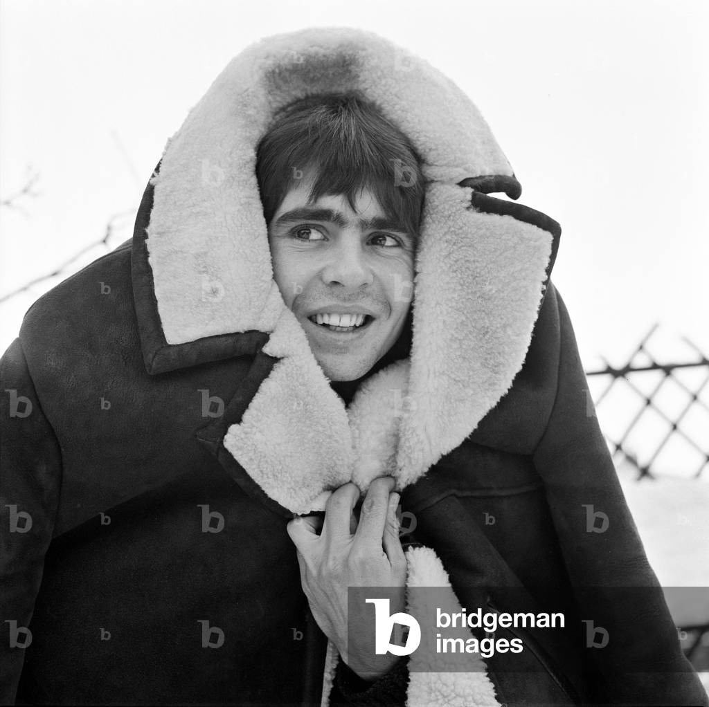 Davy Jones after arriving in Manchester from Los Angeles, finding the weather 