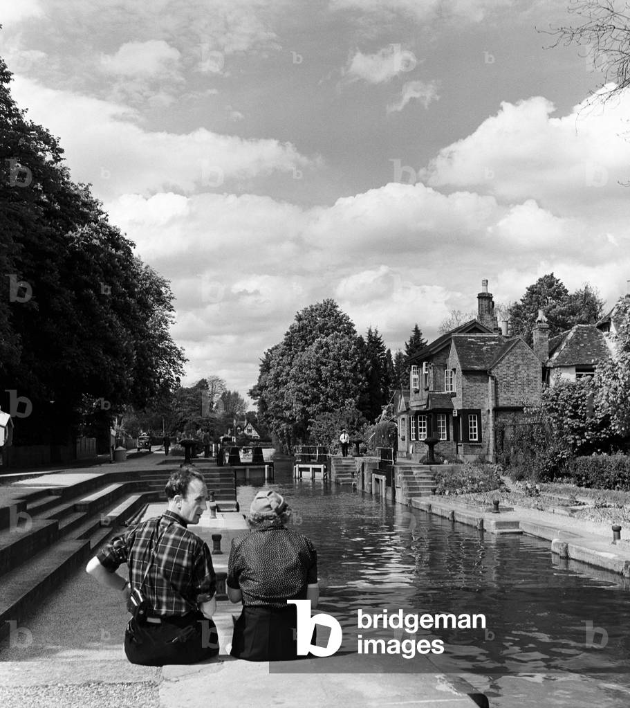 Canal scenes in Maidenhead, Berkshire. June 1954 (b/w photo)