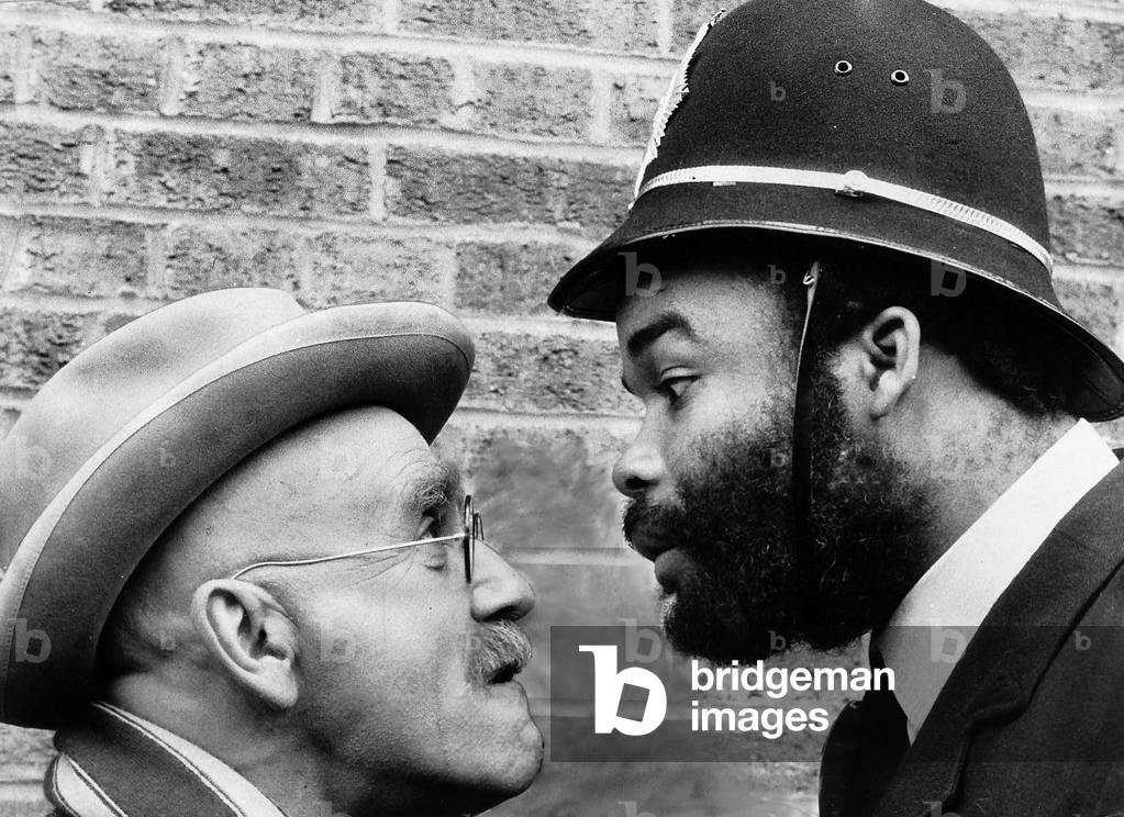Warren Mitchell and Alfie Bass in Wapping filming 
October 1975