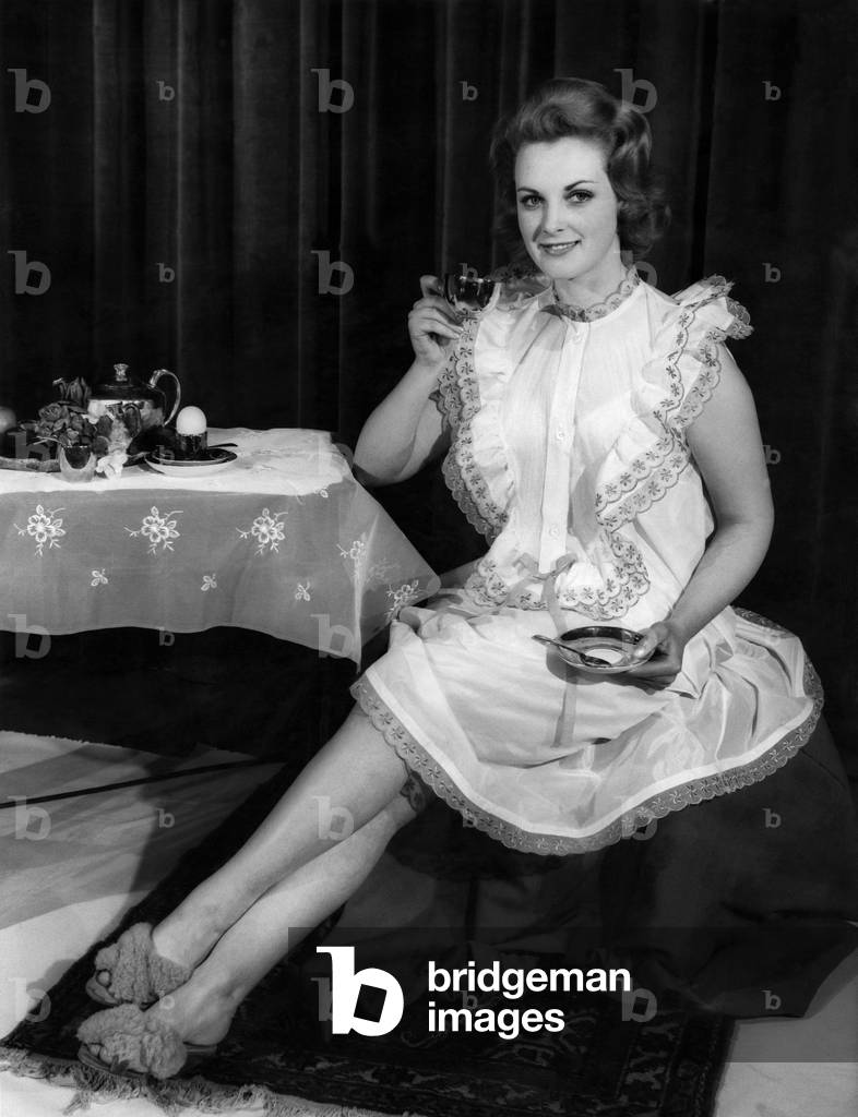 Reveille Fashions. Roma Reeves April 1962