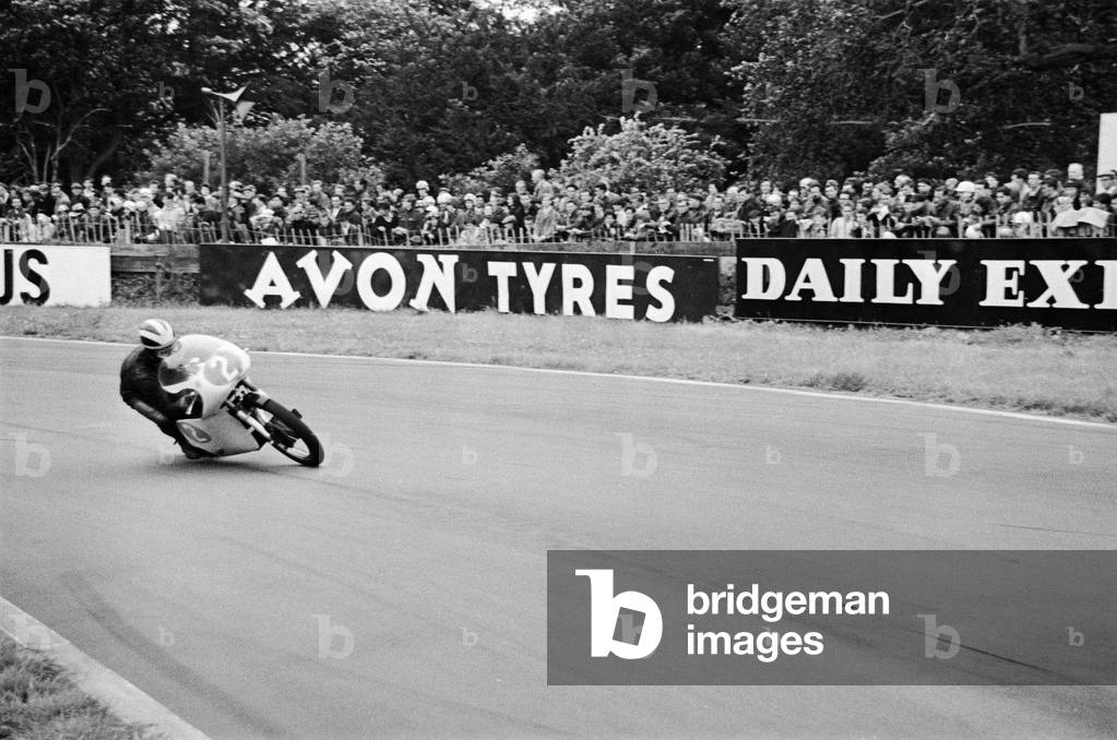 Motor Cycle Racing at oulton Park.
Phil Read in action during the 350 cc class race.
7th July 1963.