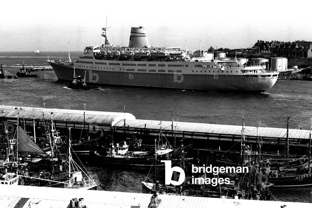 The cruise ship Vistafjord leaving the Tyne after her sea trials in April, 1973 (b/w photo)