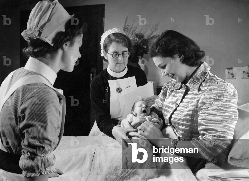 University College Hospital, Miss Neilson, Nurse Dewson, Sister Hayward, Baby Shirley Harrison. October 1943