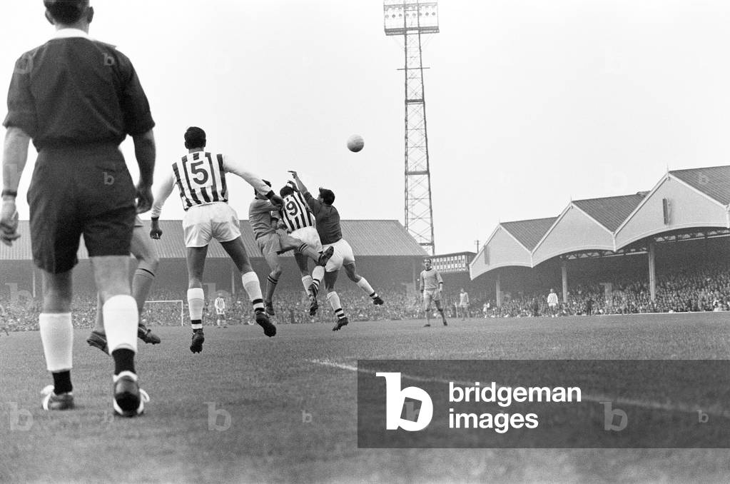 English League Division One match at Molineux. Wolverhampton Wanderers 3 v West Bromwich Albion 3. Action during the match. 23rd August 1967 (photo)
