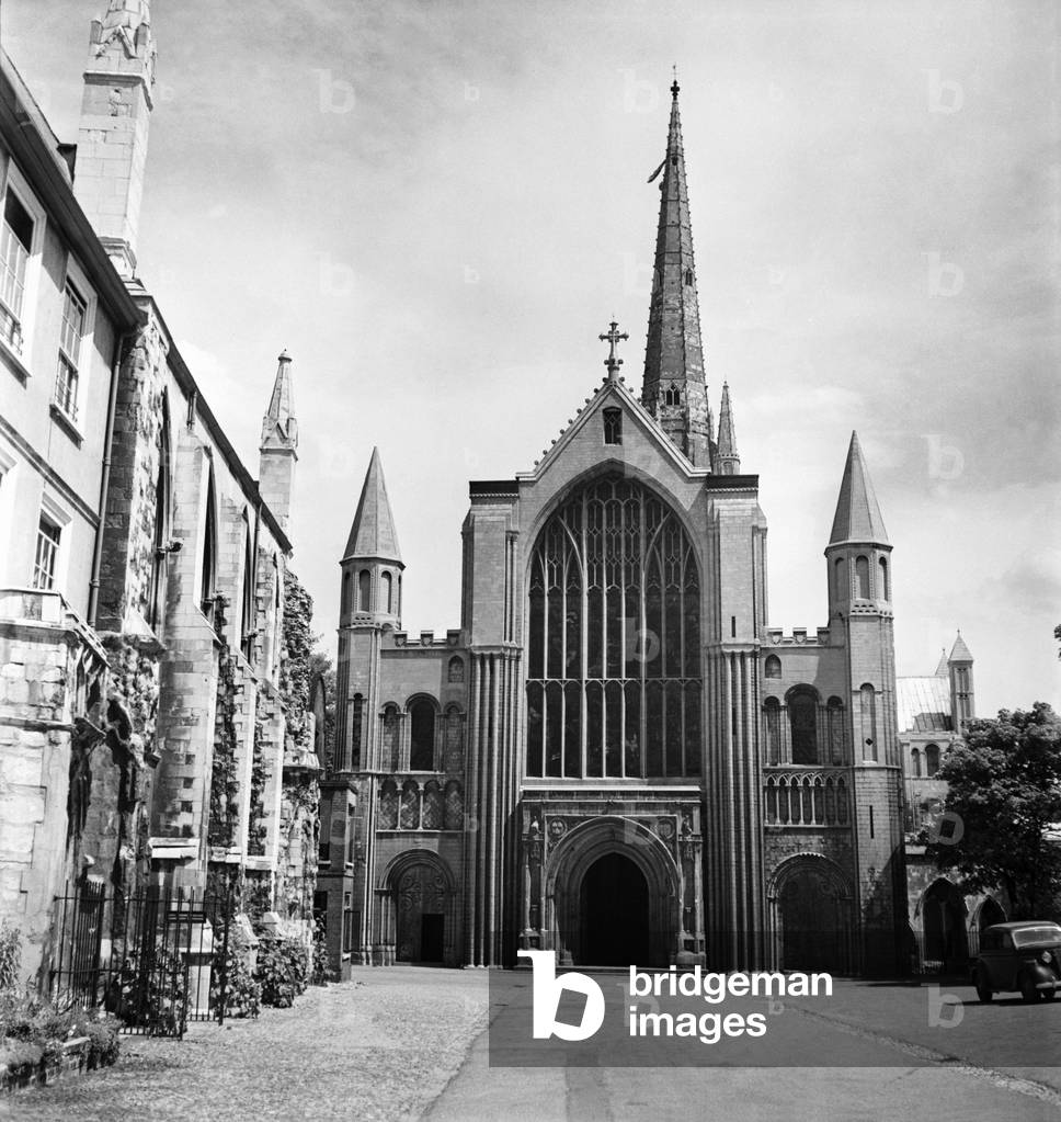 Norwich Cathedral. June 1952 C3020-002